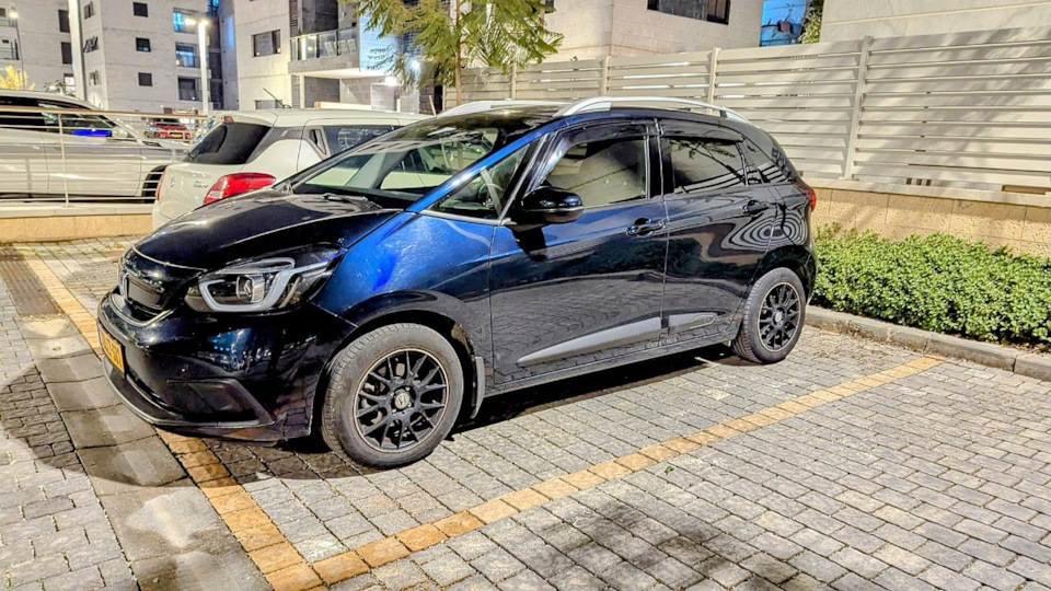 Honda Jazz Blue Silent Driver