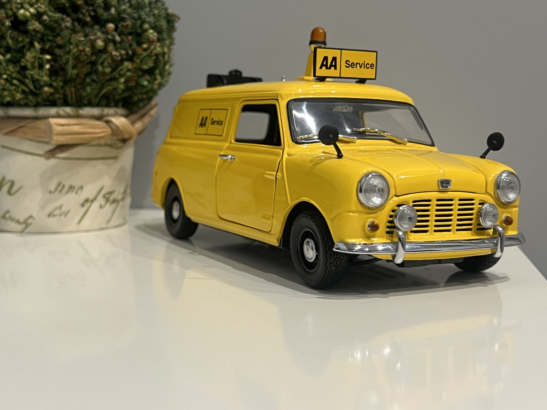 Mini van AA service Kyosho 1/18 — Сообщество «Масштабные Модели