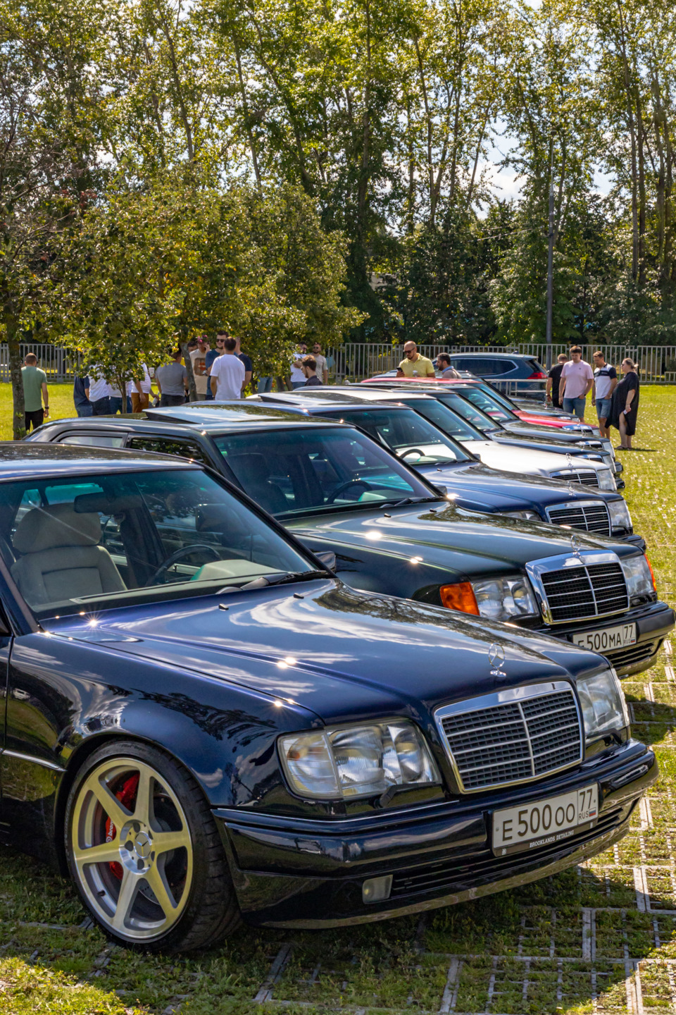 Клубная встреча Mercedes W124 E500. Часть 1. Редчайшие авто! Моя фоторабота  — DRIVE2