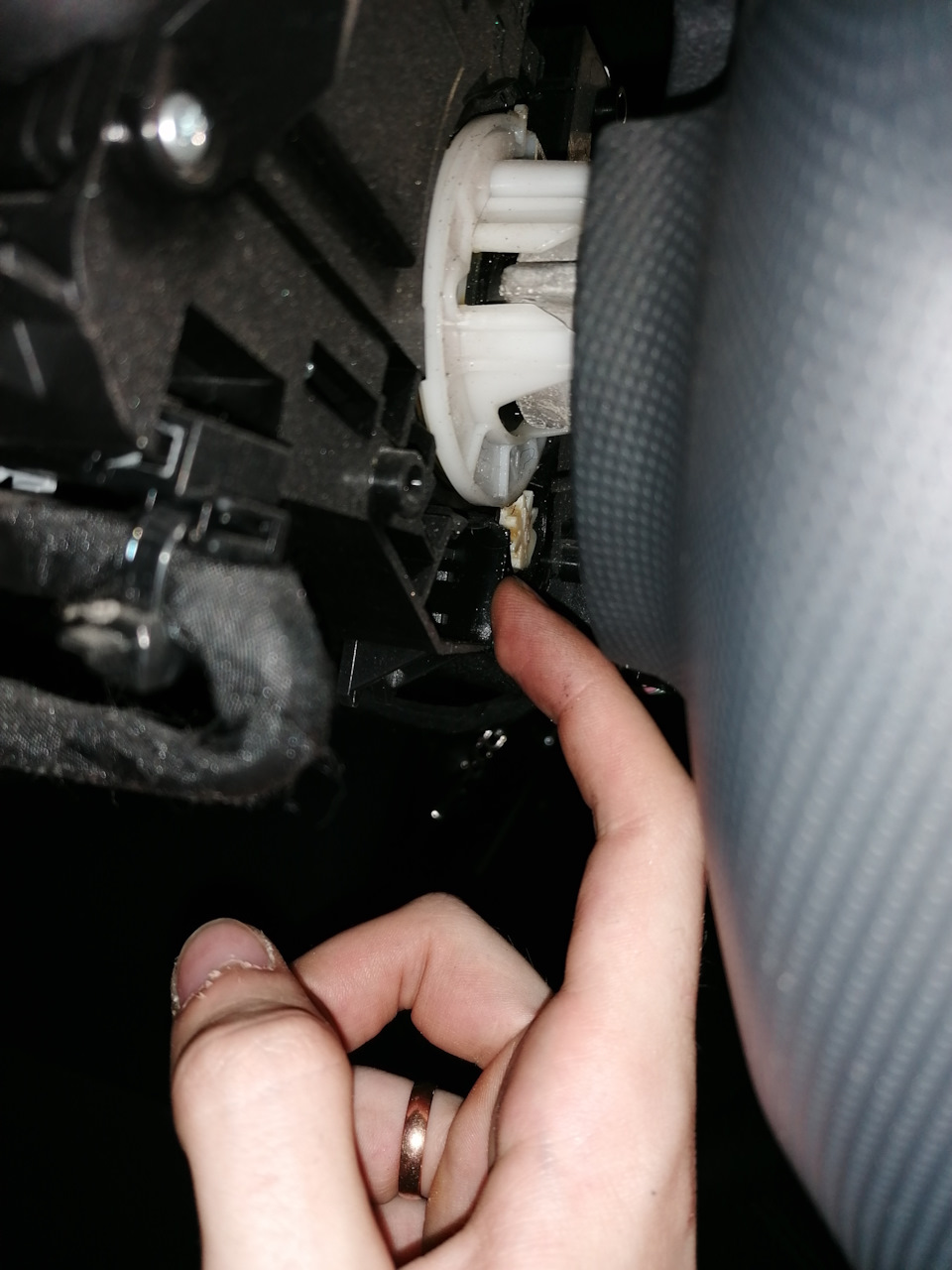 Щелчки при повороте руля — ПОБЕДА — Renault Logan (2G), 1,6 л, 2016 ...