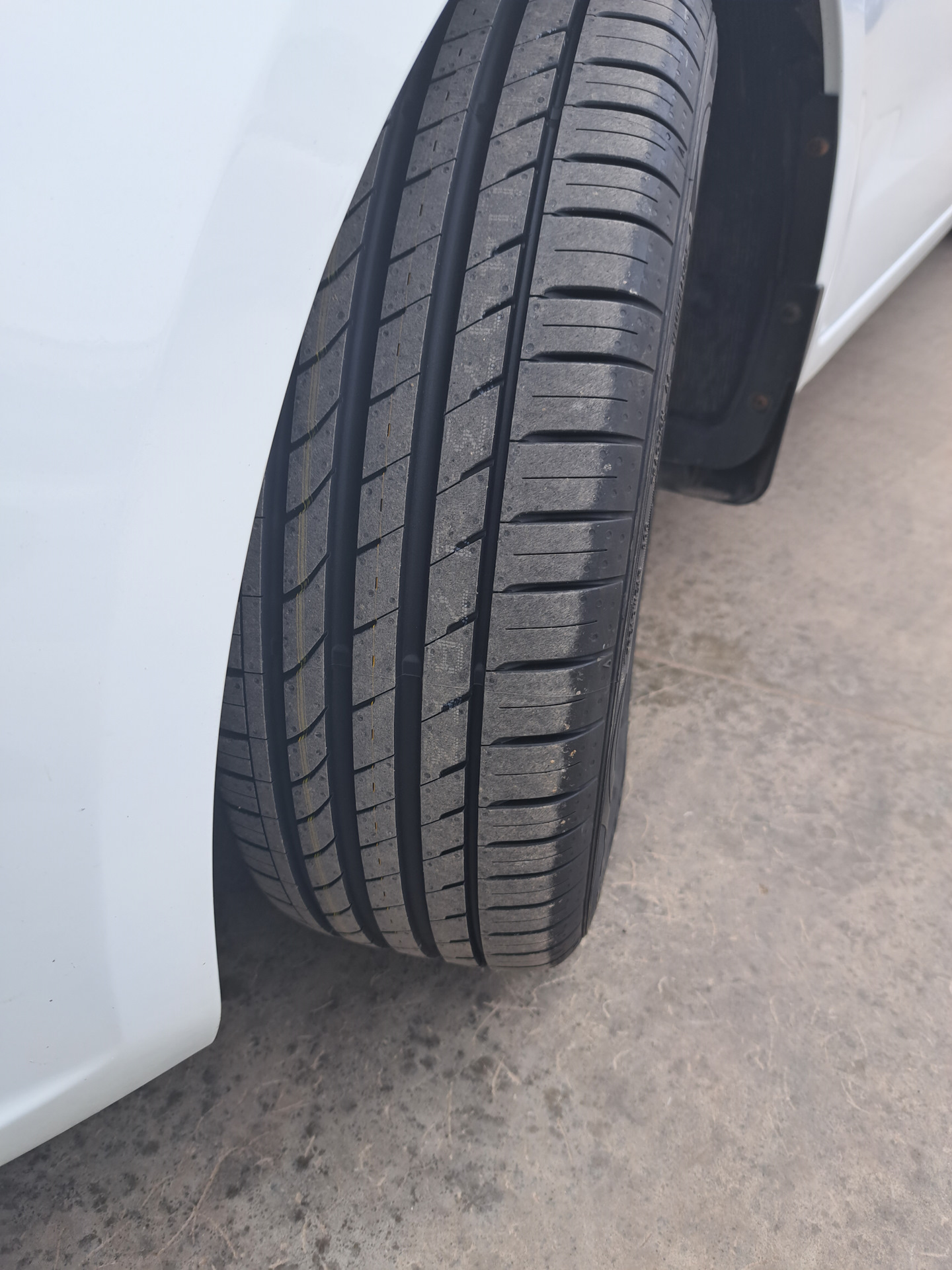 Летние шины — KIA Rio 5-door (3G), 1,4 л, 2012 года | шины | DRIVE2