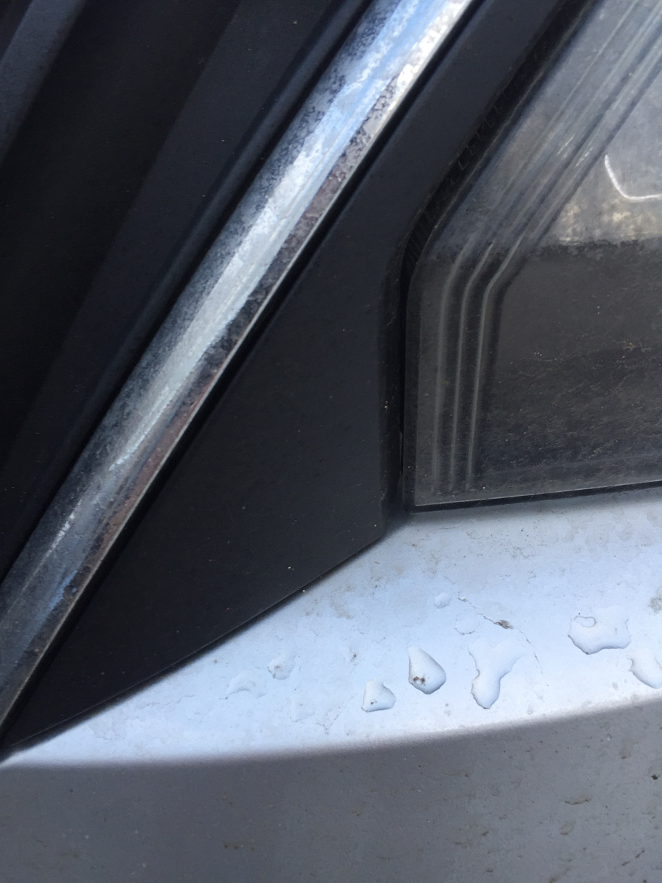 Всем, привет! Подскажите, выставить зазоры у фары между крылом и ...