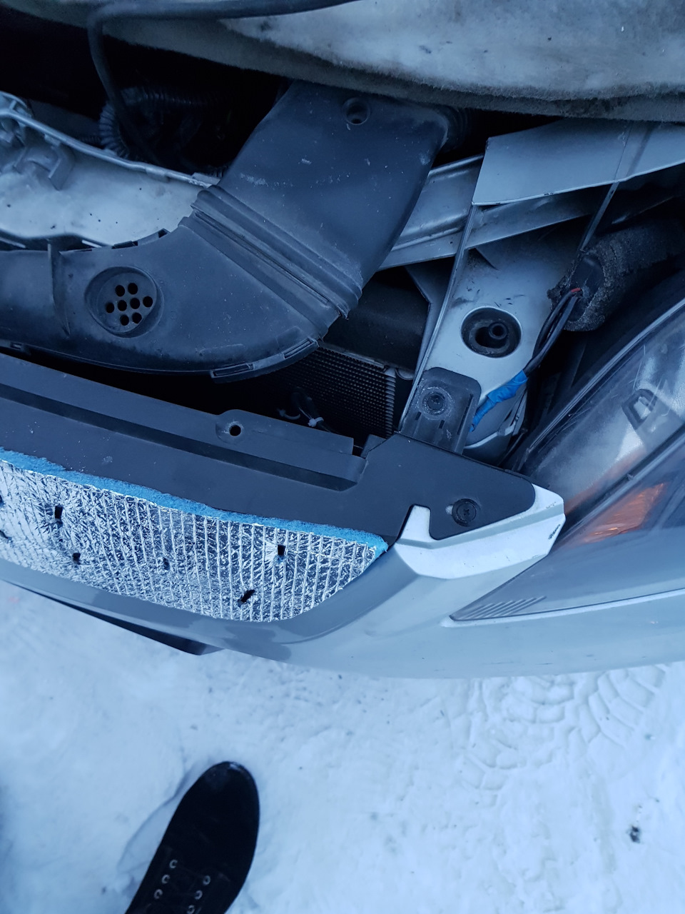 Замена воздушного фильтра и закрытие решеток радиатора на зиму — Ford ...