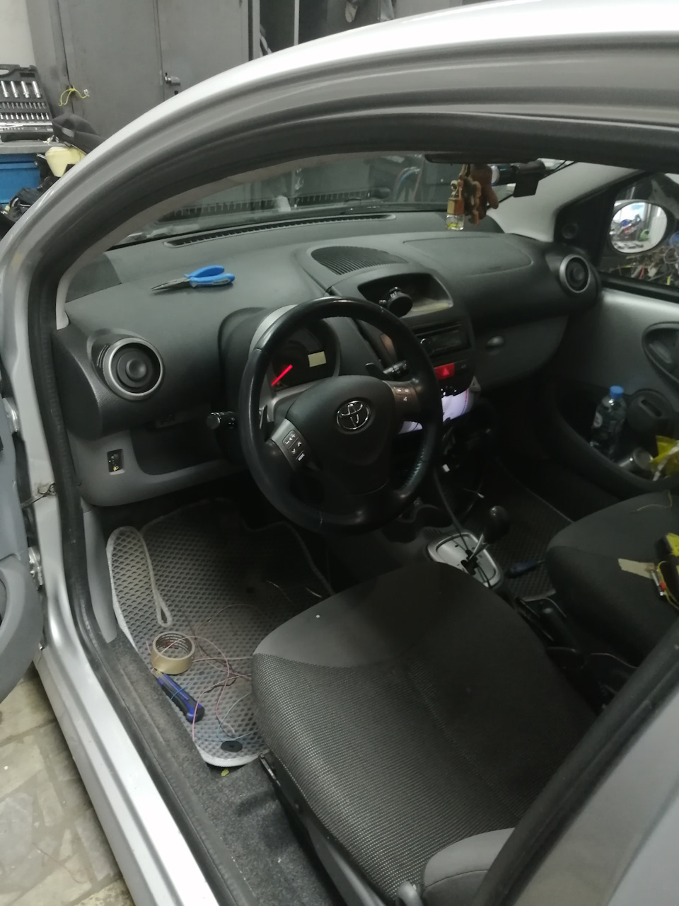 Руль toyota и подключение кнопок - Peugeot 107, 1 л, 2008 года тюнинг DRIVE2