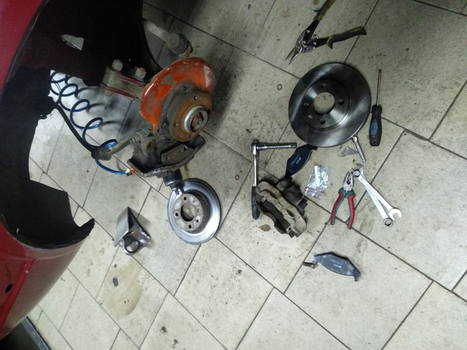 Замена тормозных дисков гольф мк1 на вентилируемые. — Volkswagen Golf ...