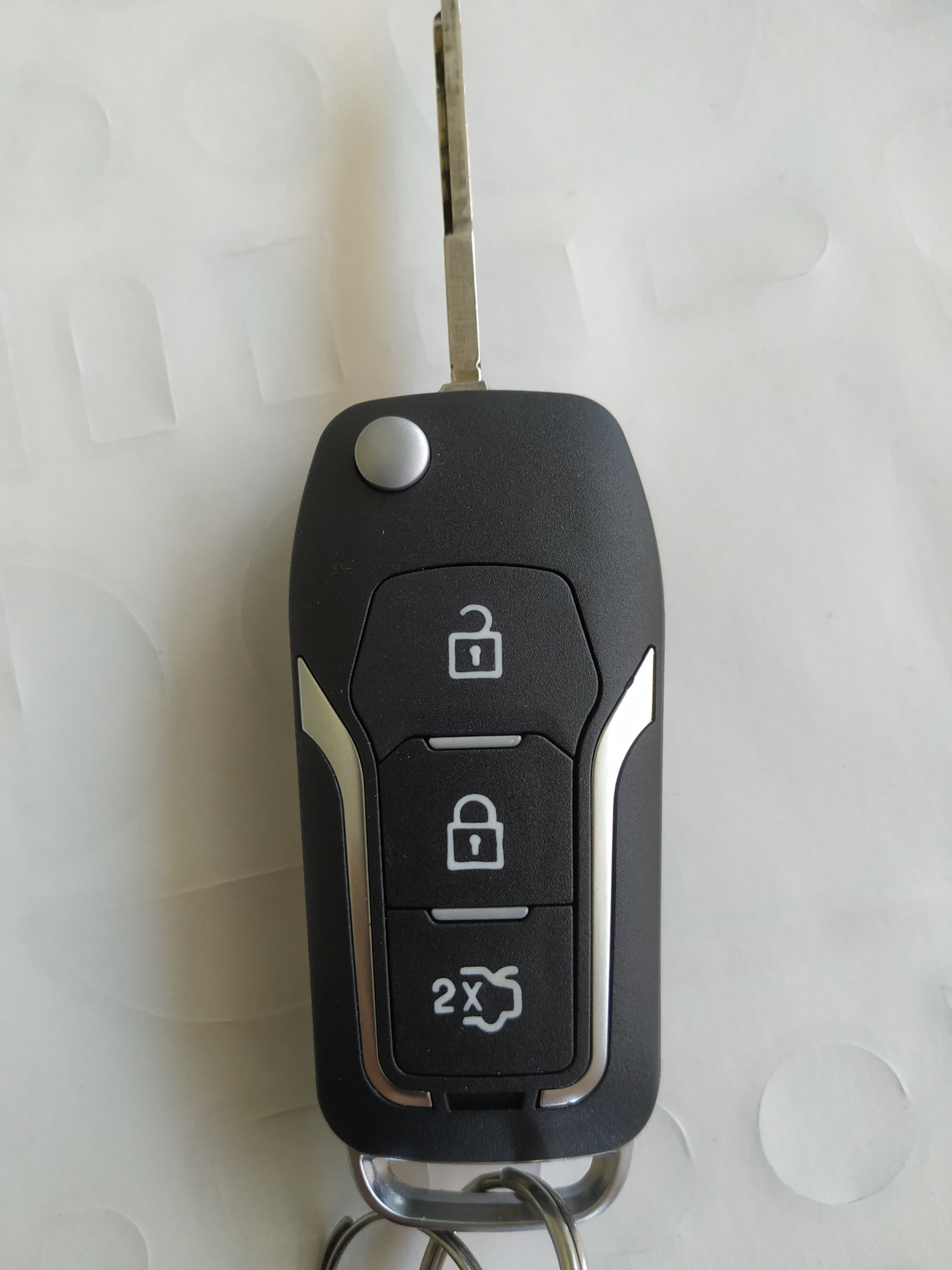 Выкидной ключ для автомобиля Форд. Ключ зажигания Форд Экоспорт. Кольца на ключ зажигания от брелка Форд фокус 3 автомат.