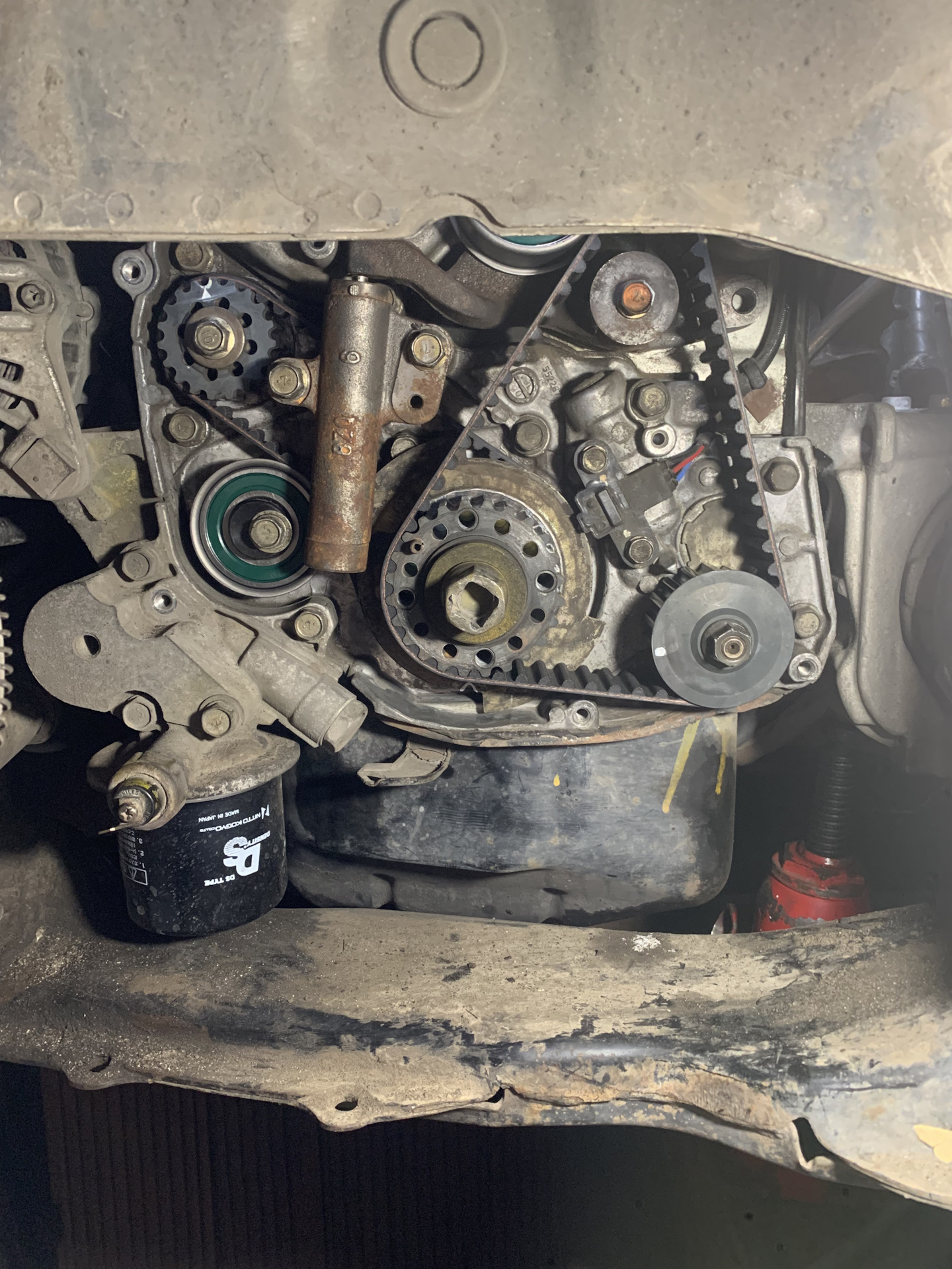 Замена грм митсубиси 10. Как выглядит грм на mitsubishi grandis. Митсубиси лансер 9 грм. Ремень грм лансер 10 1. Mitsubishi lancer 10 метки грм.