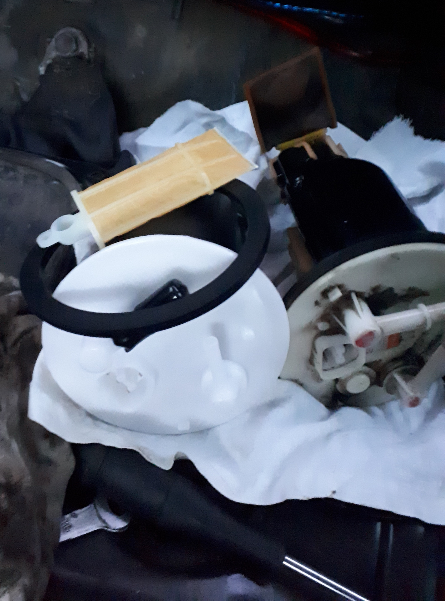 Топливный фильтр Nipparts — Mitsubishi Lancer IX, 2 л, 2006 года ...