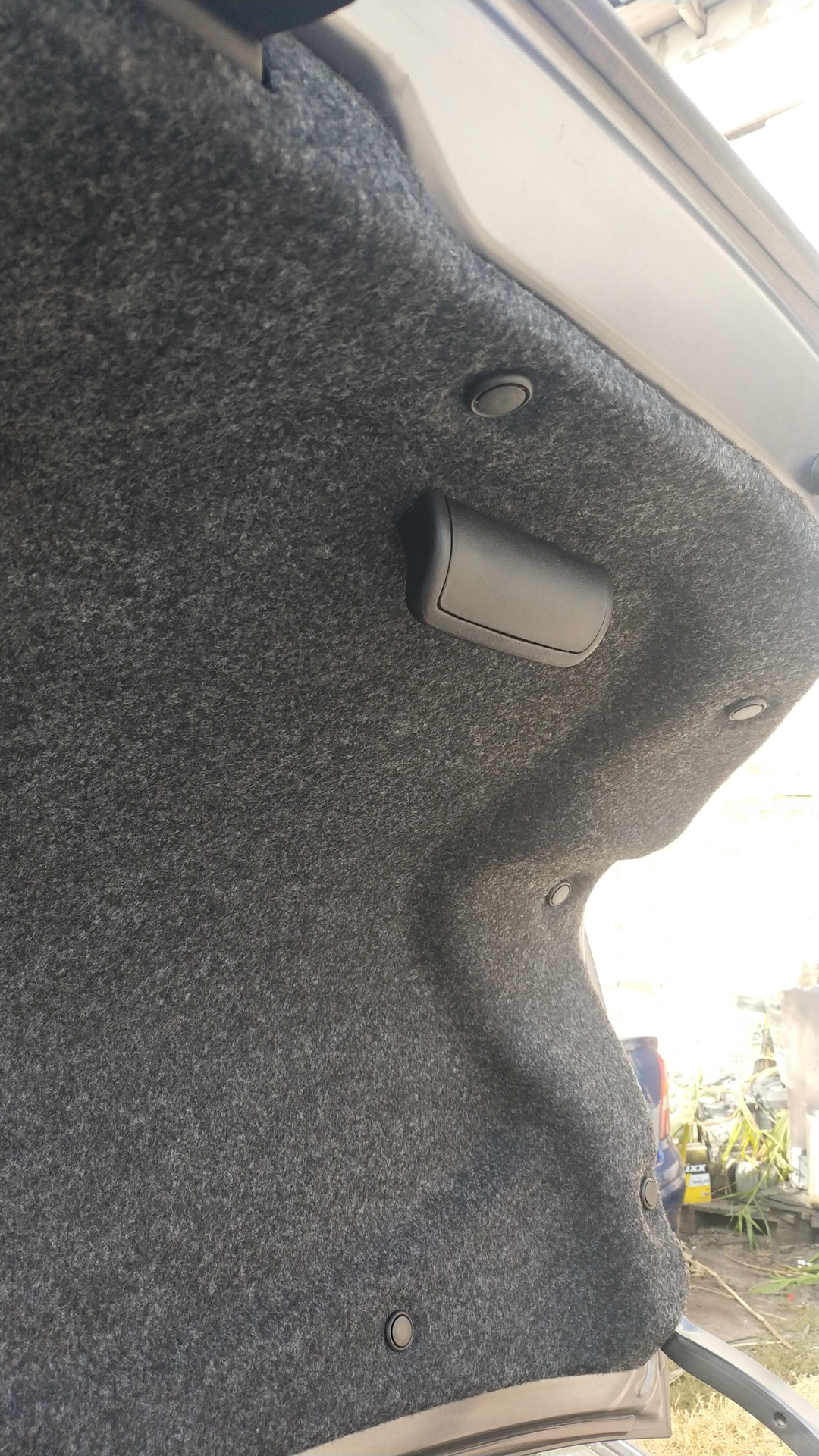Ручка закрытия багажника. — Toyota Camry (XV50), 2,5 л, 2013 года ...