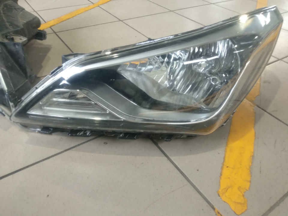 Как я менял фары рефлекторные галогеновые на линзованные — Hyundai ...