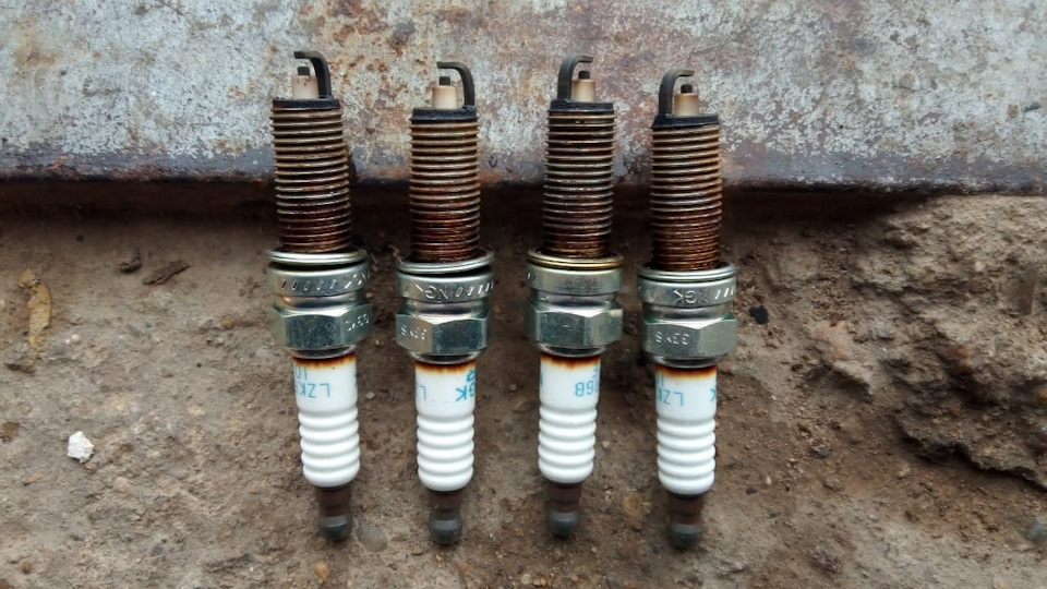 Деталь 710 и замена свечей — KIA Rio (3G), 1,4 л, 2014 года ...