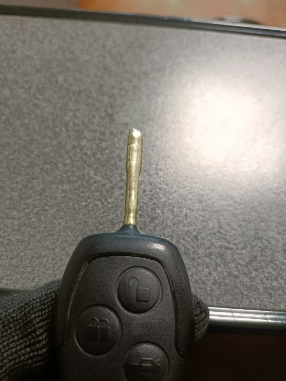 Новый ключ — залог спокойствия. Нарезка по личинке. — Ford Mondeo III ...