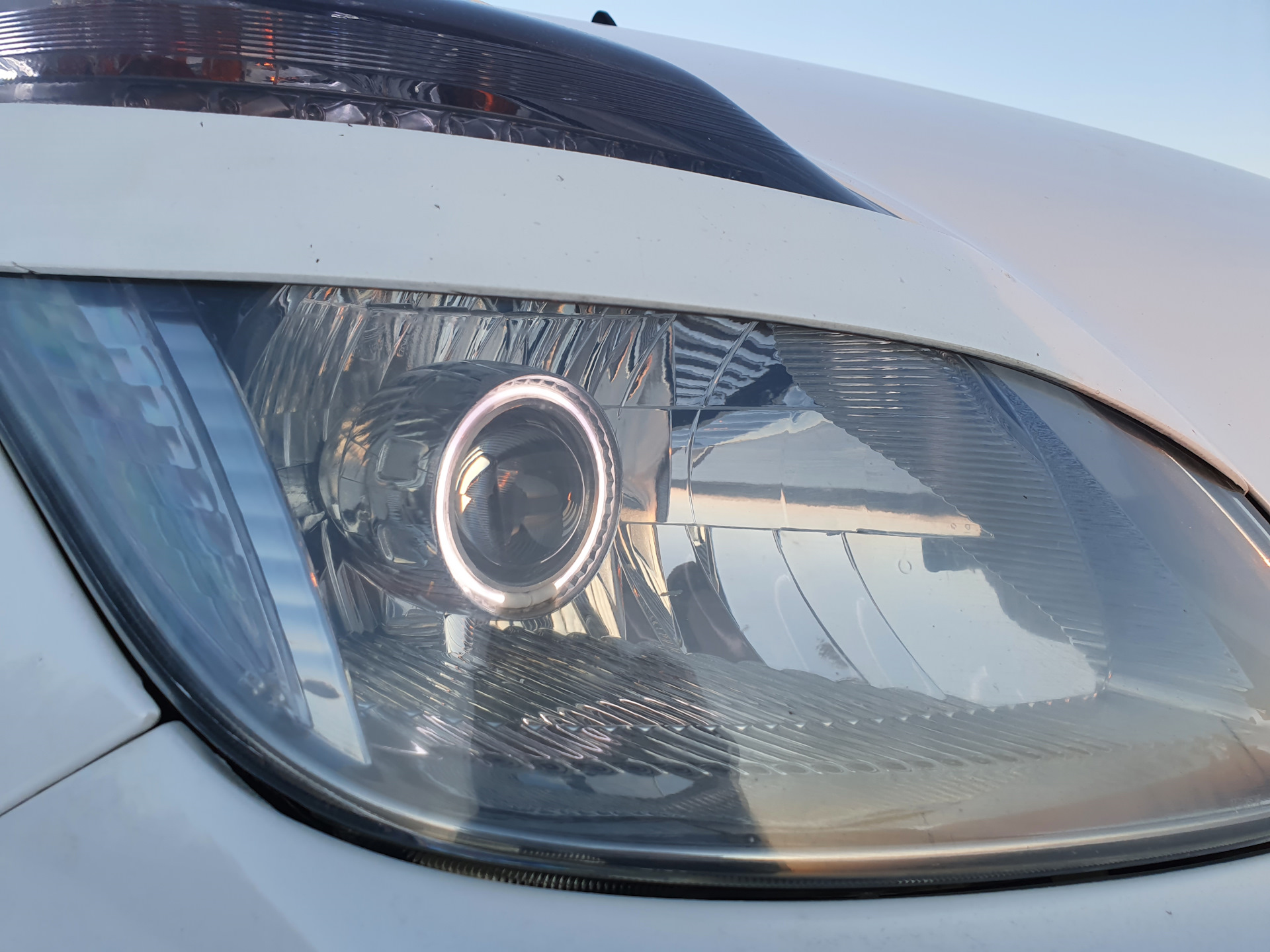 Bi-Xenon Stile — Toyota Prius (20), 1,5 л, 2009 года | тюнинг | DRIVE2