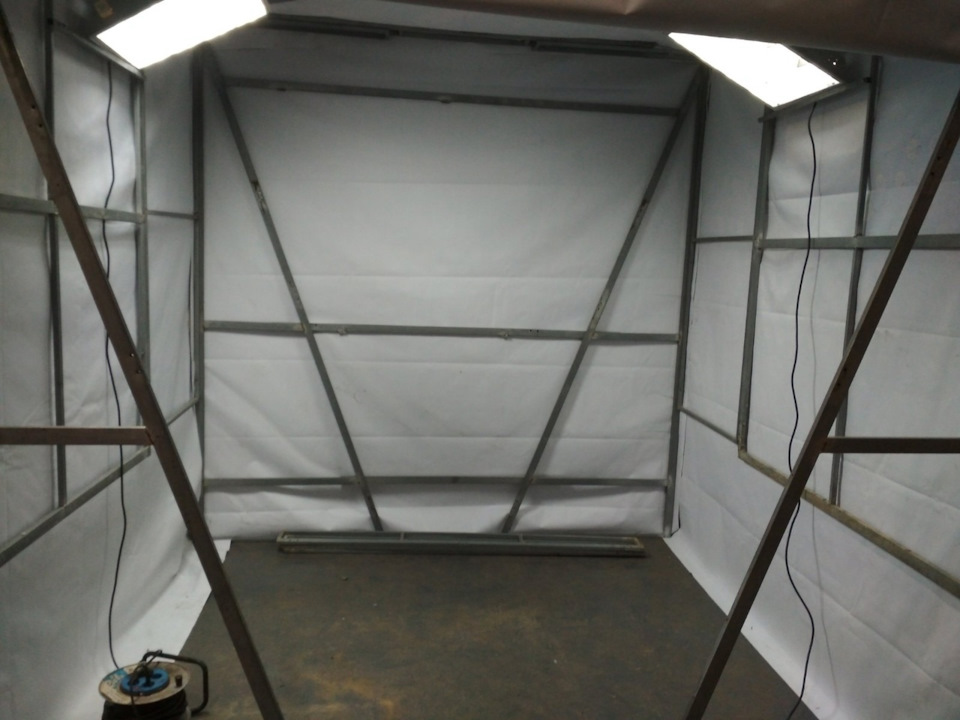 Свет и ВОПРОС по вентиляции в покрасочной камере — Lincoln Town Car II ...