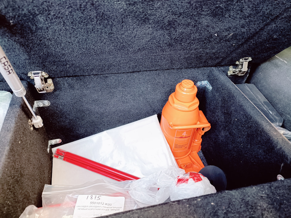 На своем месте — Suzuki Grand Vitara (2G). Запчасти на фото: 5501012K00