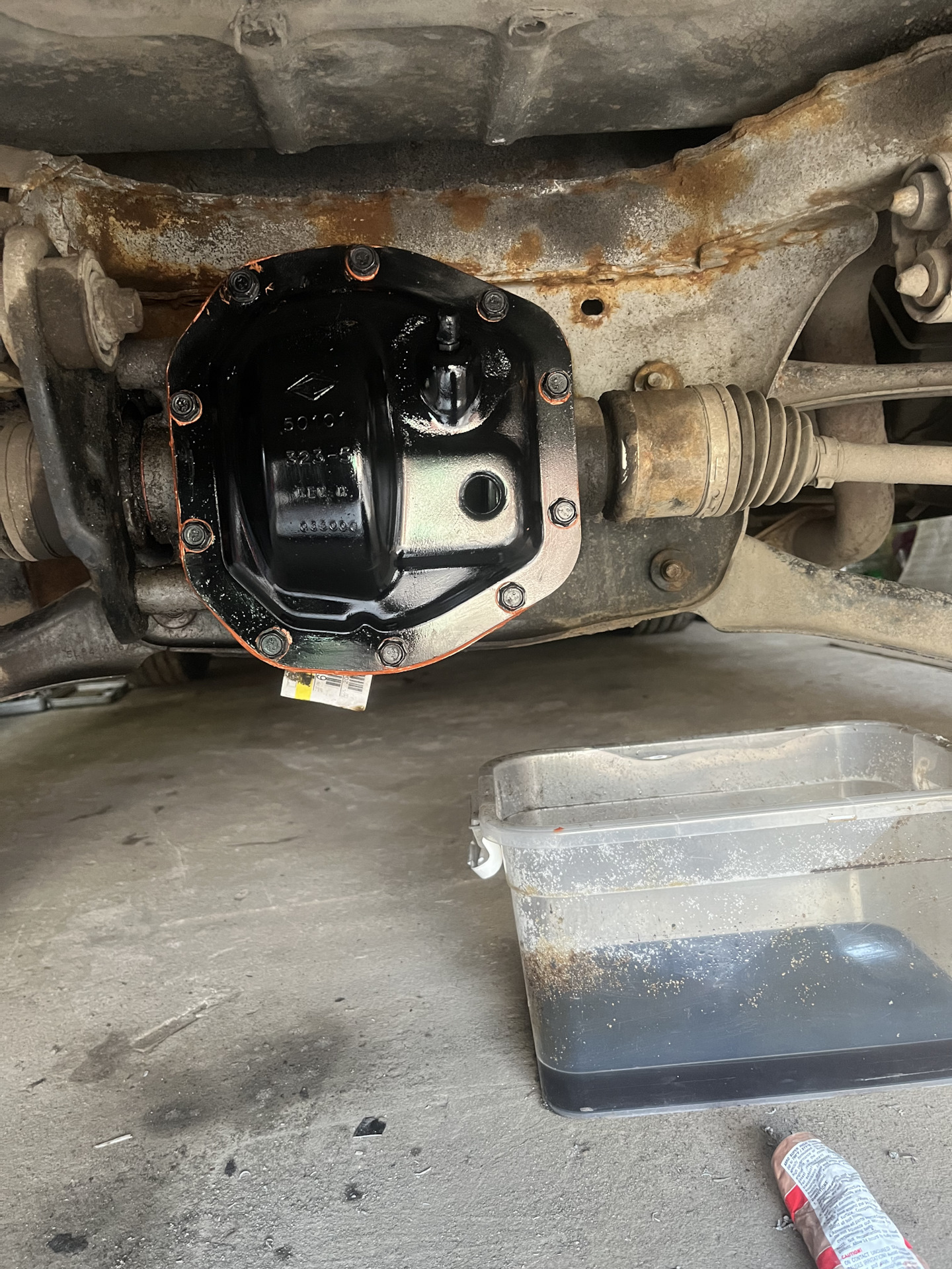 Замена масла в заднем редукторе — Ford Maverick II, 2,3 л, 2006 года ...