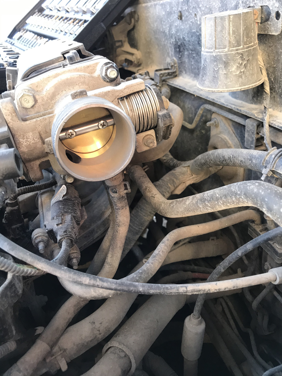 #7 Замена воздушного фильтра — Hyundai Accent (2G), 1,5 л, 2010 года ...