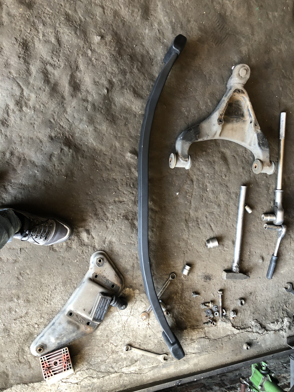 Передняя Рессора лопнула — Volkswagen LT (2G), 2,5 л, 2005 года ...