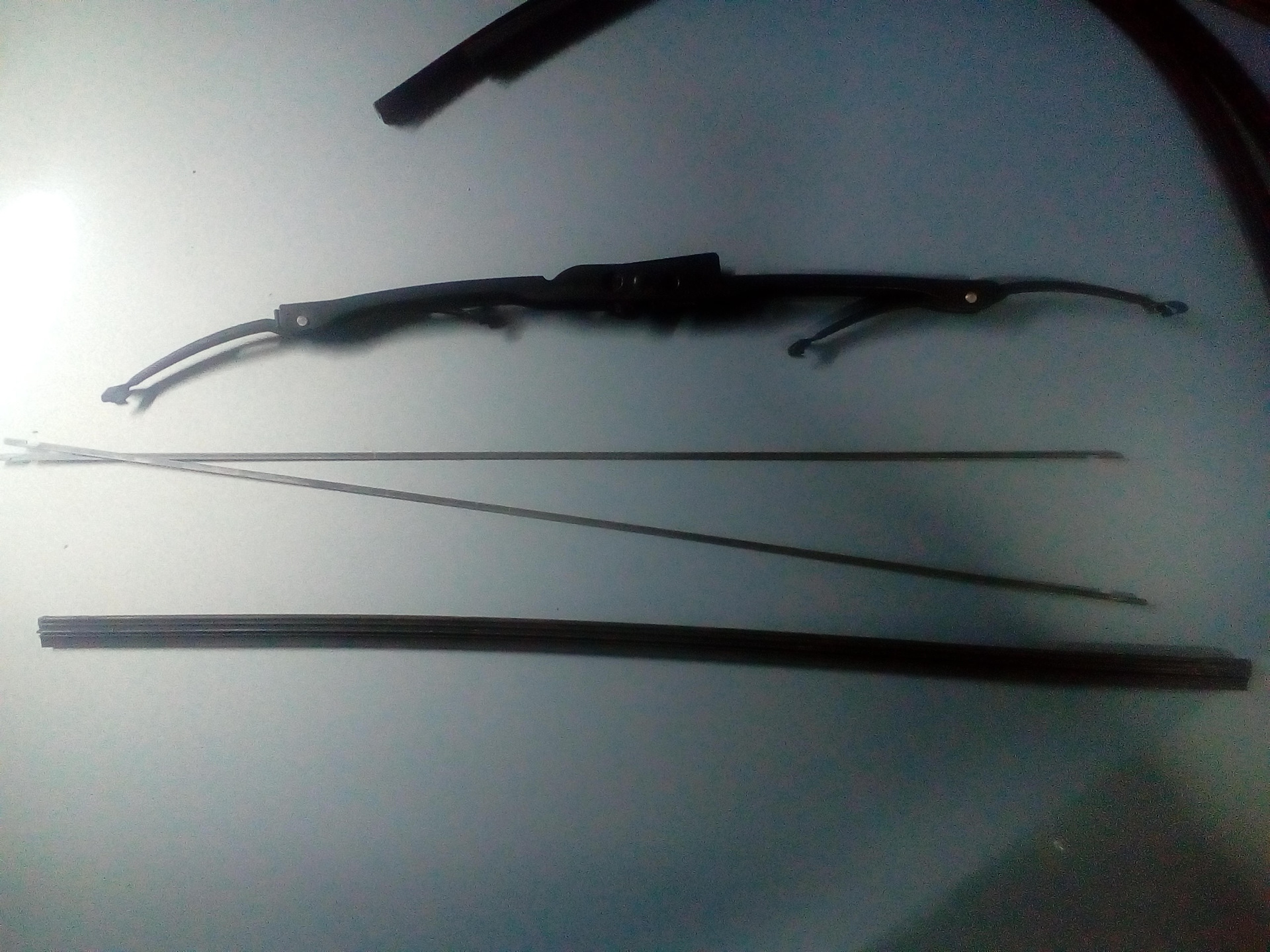 замена резинок щеток стеклоочистителей — Mazda Demio (1G), 1,3 л, 2000 ...