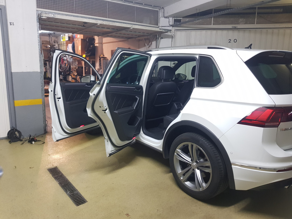 Vw tiguan online door lights