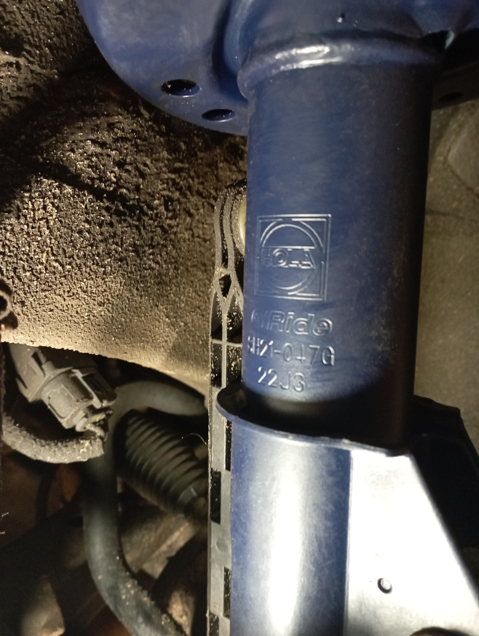 Передние амортизаторы HOLA. — Opel Astra J, 1,6 л, 2009 года | своими ...
