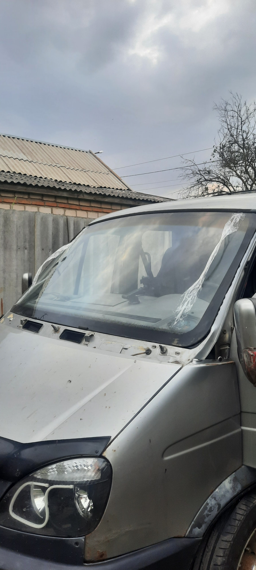 Замена лобового стекла — ГАЗ Соболь, 2,1 л, 2006 года | своими руками ...