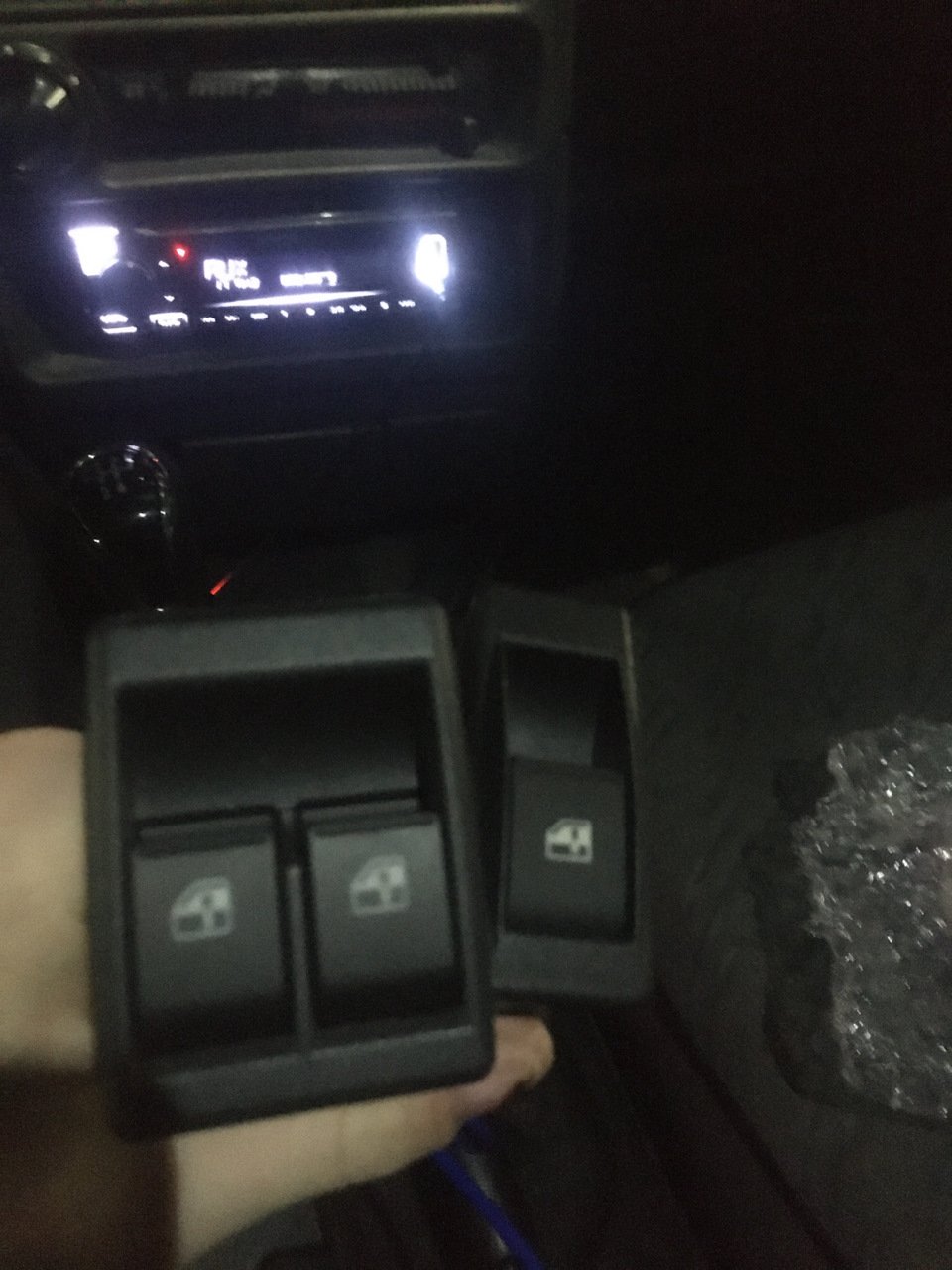 Кнопки эсп гранта, новый стеклоподъемник — Lada 2114, 1,5 л, 2006 года ...