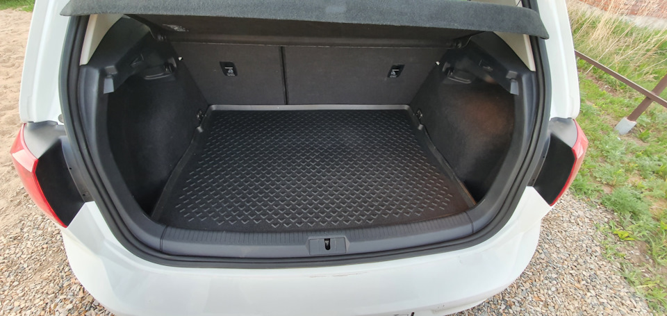 Коврик в багажник — Volkswagen Golf Mk7, 1,4 л, 2014 года | аксессуары ...