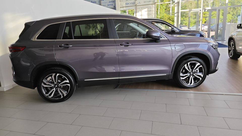 Skywell ET5 Серый