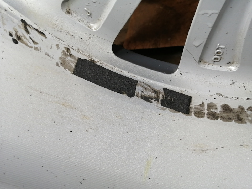 Убираем клей от грузиков. — Mazda CX-5 (1G), 2 л, 2012 года | колёсные ...