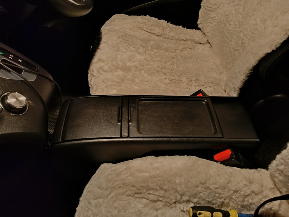 Бардачок между сидений — Toyota Sienta (2G), 1,5 л, 2019 года | своими ...