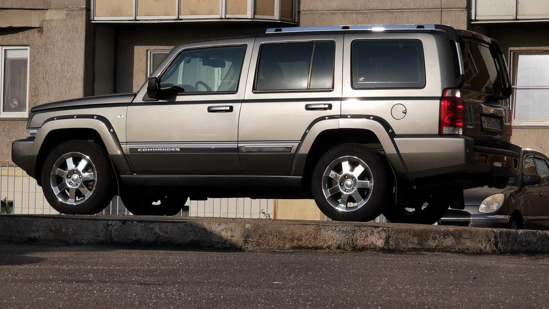 Jeep Commander (XK) 5.7 бензиновый 2006 | 5.7 на DRIVE2