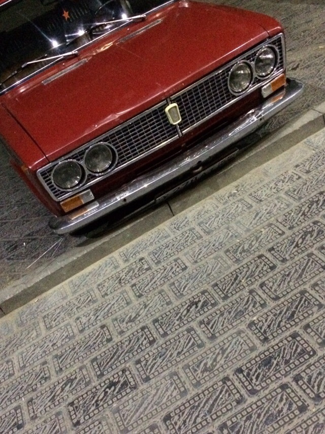 Полировка заднего бампера. Поставил хром порогов. Воск — Lada 2103, 1,5 ...