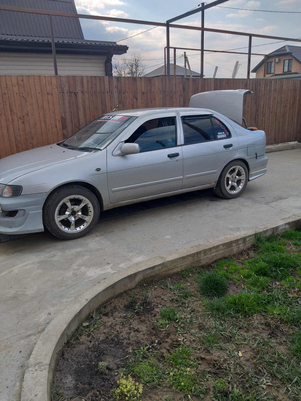 Временная покраска порогов 👌 — Nissan Pulsar (N15), 1,5 л, 1999 года |  своими руками | DRIVE2