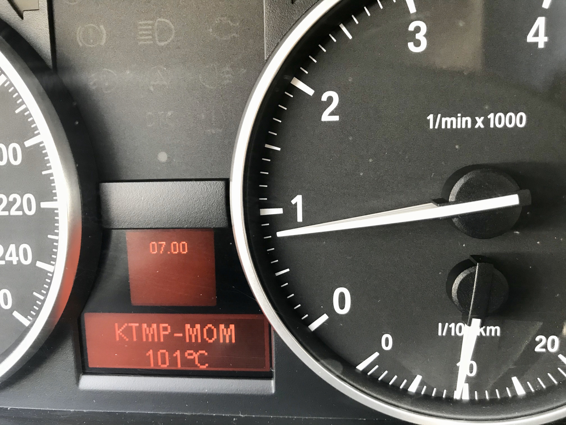 приборная панель бмв е90. приборная панель бмв м3 е90. приборка е90 335d.