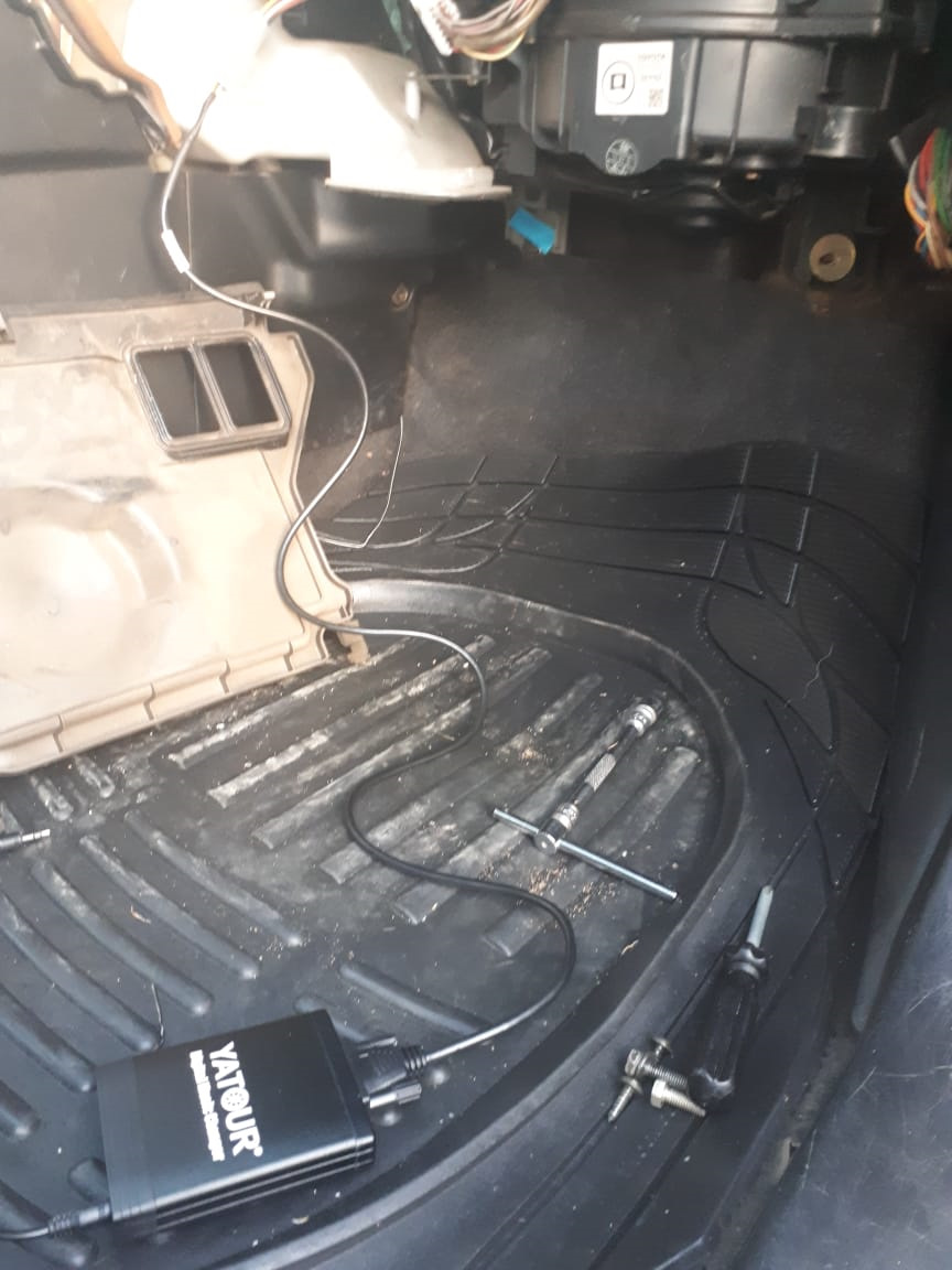 Подключение обогрева лобового стекла. — Москвич Святогор, 2 л., 1999 ...