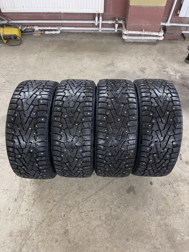 Шины зимние шипованные Pirelli 225/45 R17, литые диски Skoda 7,5Jx17 ...