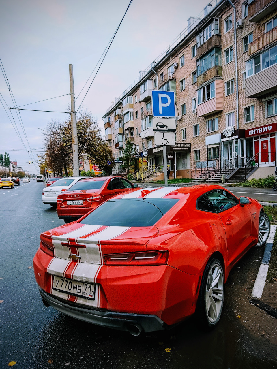 Тула. Красный Chevrolet Camaro и красный Saab 9-3 — DRIVE2