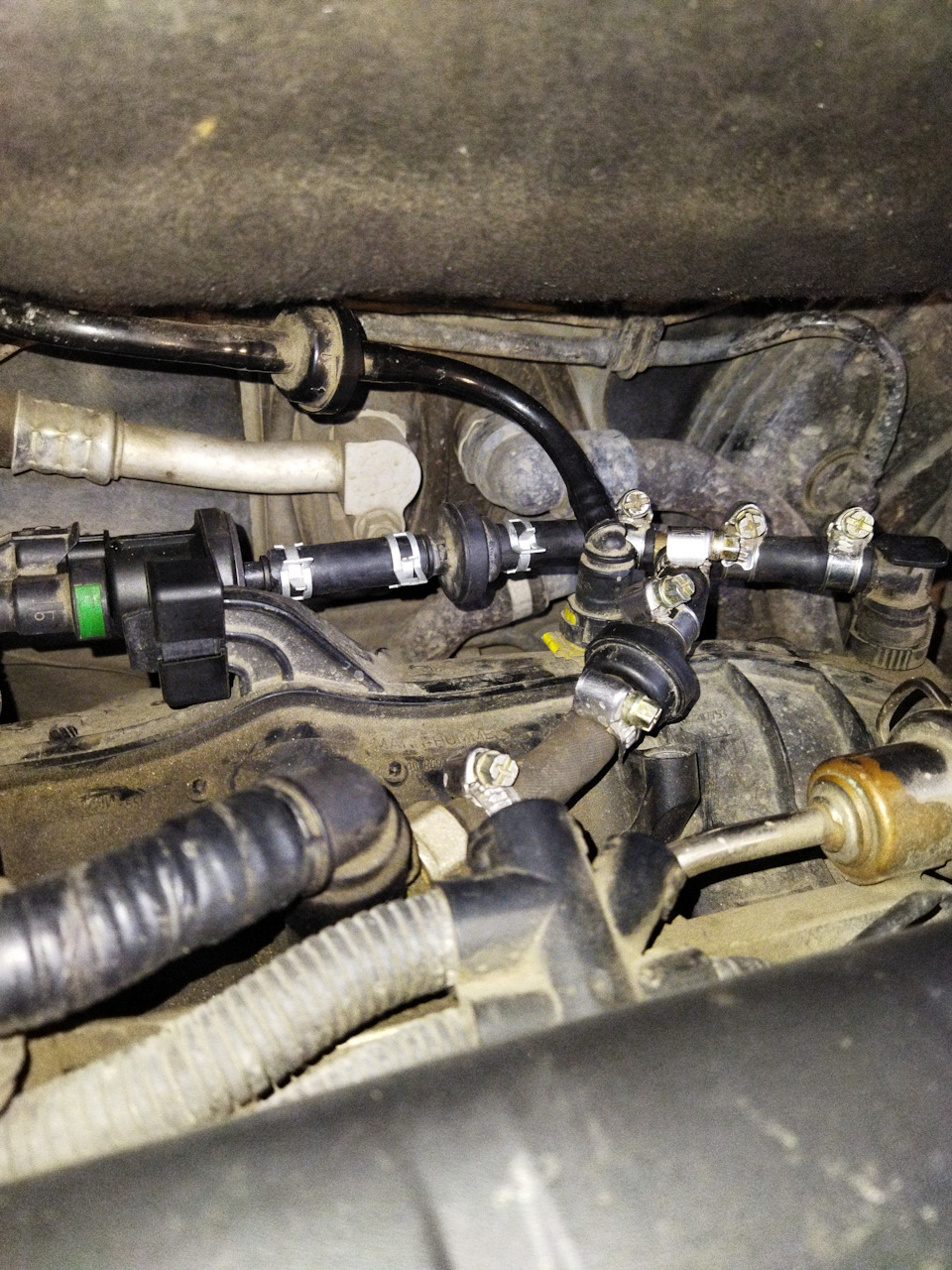 Замена электро клапана абсорбера. — Opel Meriva (B), 1,4 л, 2012 года ...