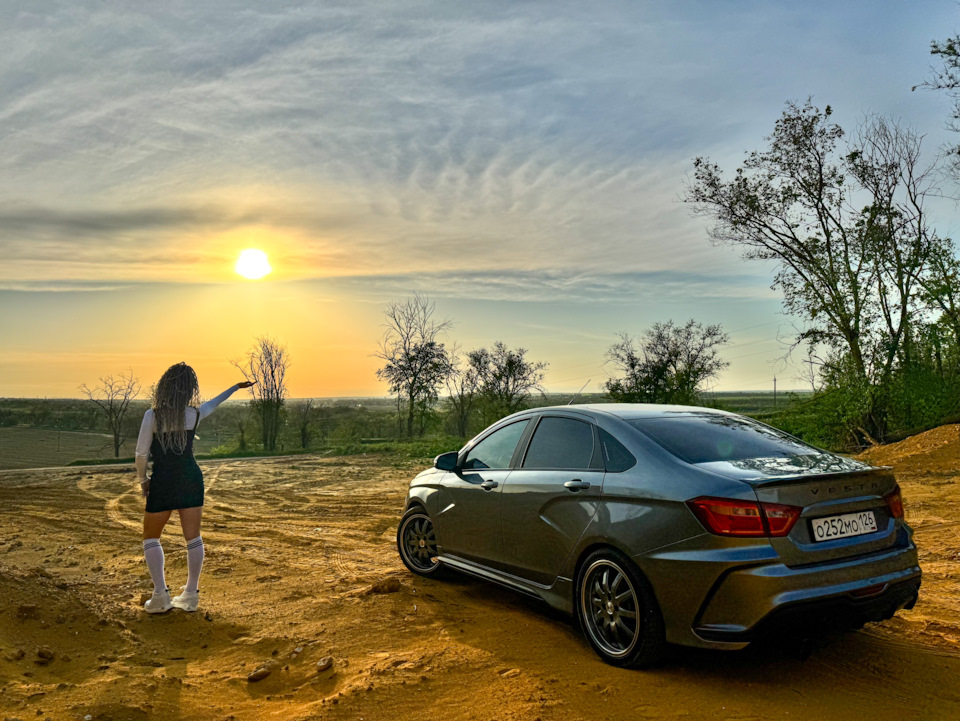 🌹 — Lada Vesta (1G)