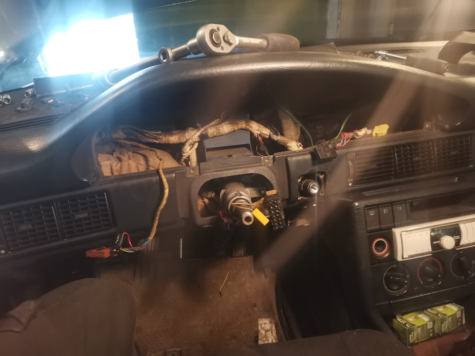 Сломалась личинка замка зажигания — Audi 100 Avant (C3), 1,8 л, 1989 ...