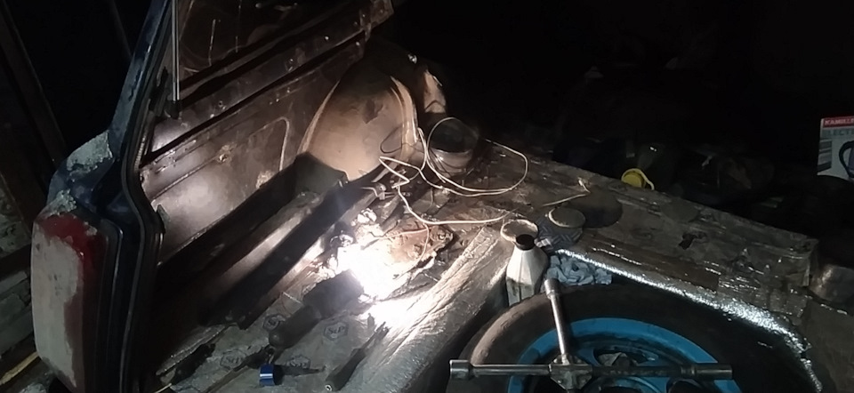 Перегорает предохранитель освещения салона и стоп-сигналов (КЗ ...