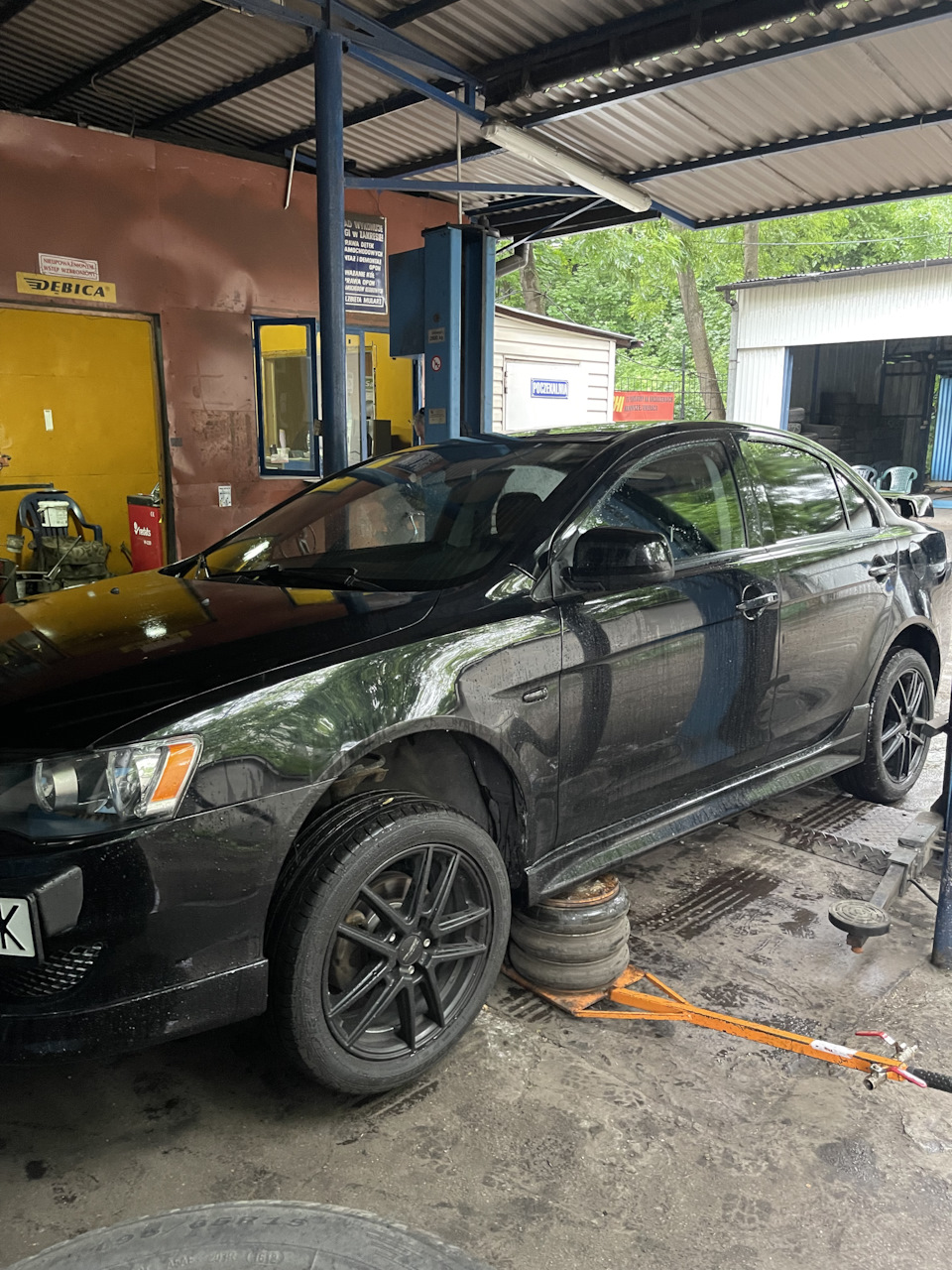 Спускает колесо, поврежден ниппель — Mitsubishi Lancer X, 1,8 л., 2008 ...