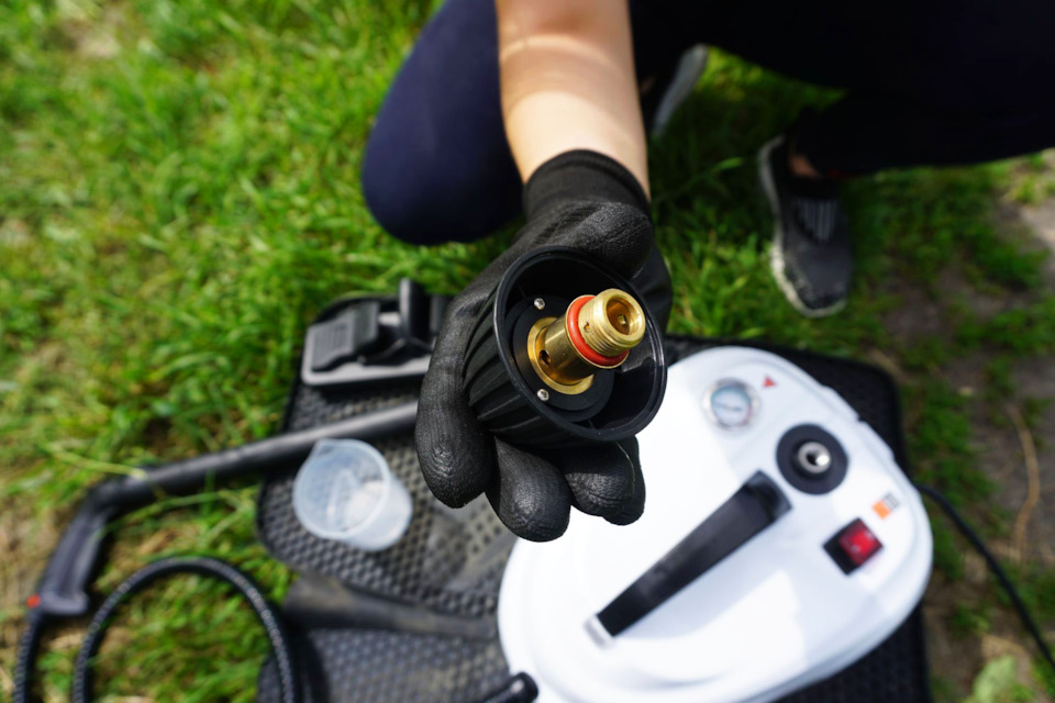 Пароочиститель оснащен несколькими способами защиты — отключение без воды, предохранитель клапан! Крышку НЕ ОТКРУТИТЬ пока давление не упадет! — Lada Приора хэтчбек