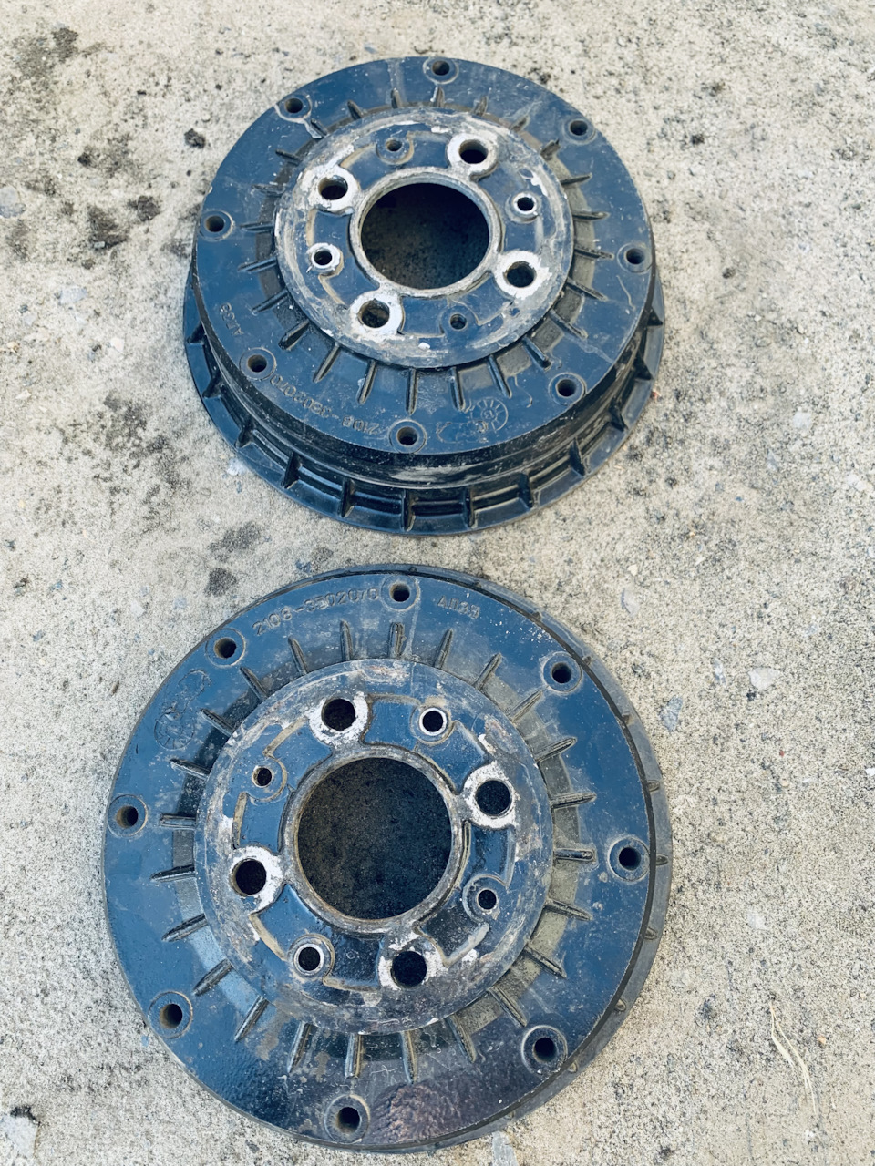 Замена тормозных барабанов — Lada Приора хэтчбек, 1,6 л, 2009 года ...