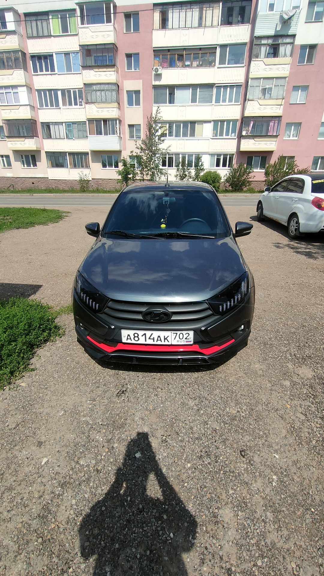 Установка губы, красной накладки и бронирование фар — Lada Гранта ...