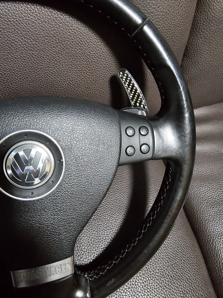 Мультируль с лепестками VW на Volkswagen Caddy (3G), Volkswagen Golf ...