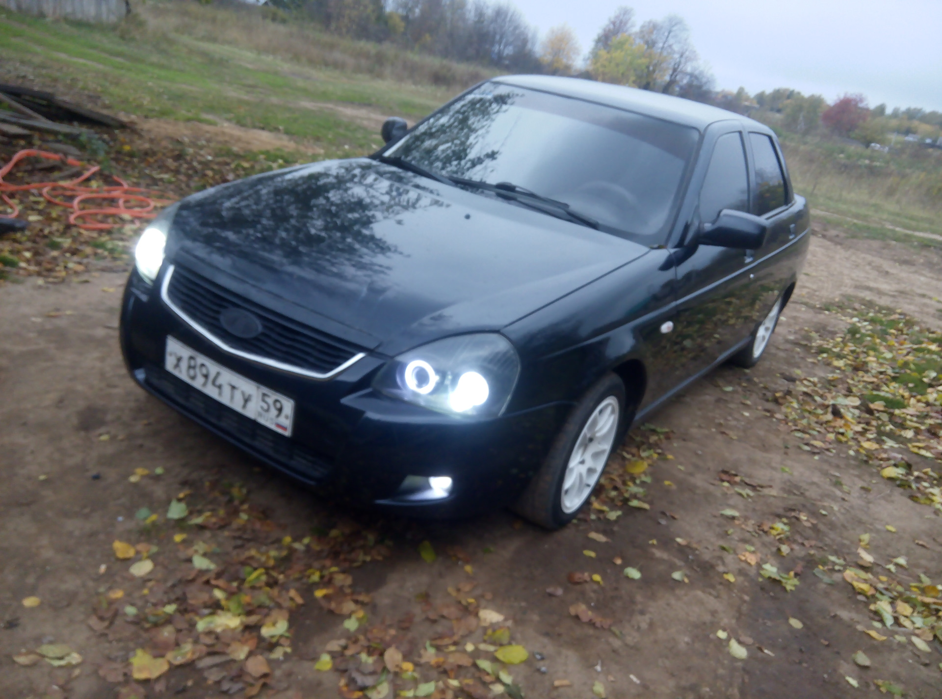 Приора передний. Lada Priora 2 606 цвет. Бампер Приора 2 на серо зелёной. Приора 2 темно синий металлик. Передний бампер Приора 2 серо зеленый металлик.