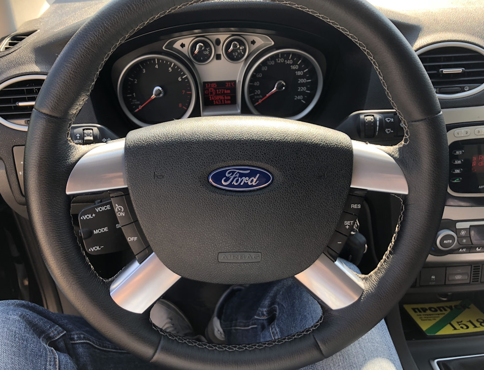 Накладки на руль №2 — Ford Focus Sedan II, 1,8 л, 2007 года | стайлинг ...