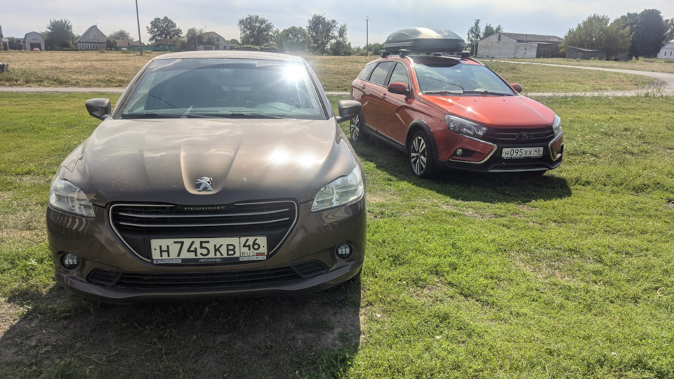 Пыжик прибыл на стоянку на время отпуска. — Lada Vesta SW Cross (1G)